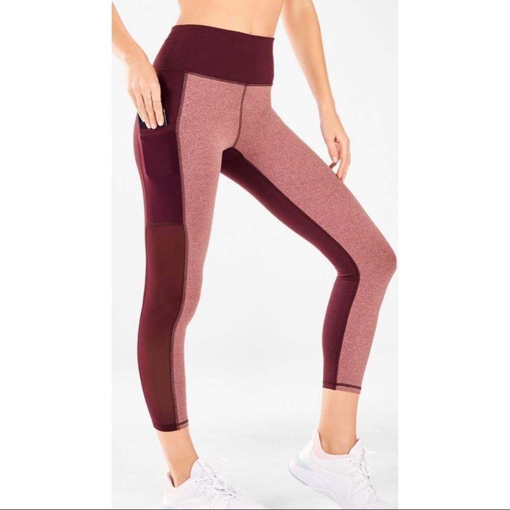 Fabletics Mila Capri Active Leggings Size S